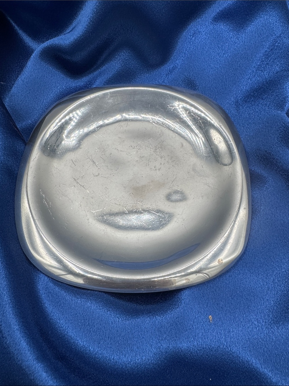 Nambe #W161 Copyright 1984 Low Bowl/Plate/Trinket Dish. Original Sticker 6”